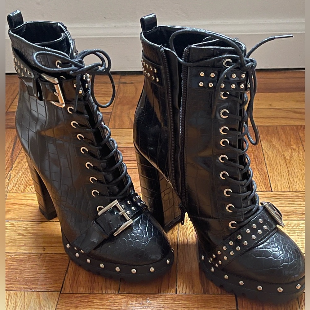 Pretty Little Thing Studded/Buckle Patent Lace Up Booties Black Size US 6